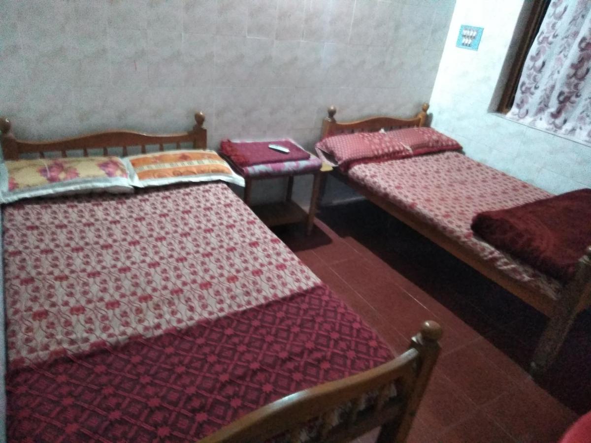 Maniis Homestay Vālpārai Buitenkant foto