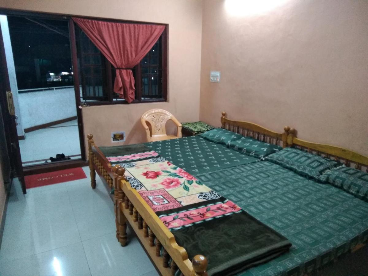 Maniis Homestay Vālpārai Buitenkant foto